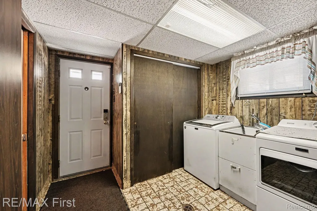 15628 Canberra Street Roseville City MI 48066