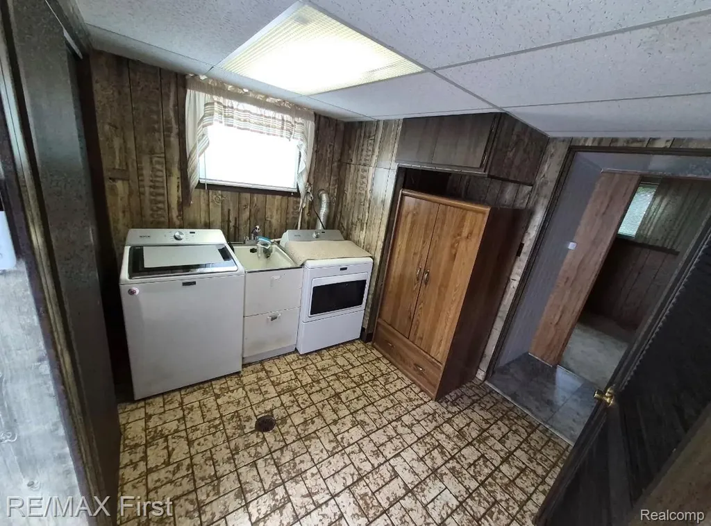15628 Canberra Street Roseville City MI 48066