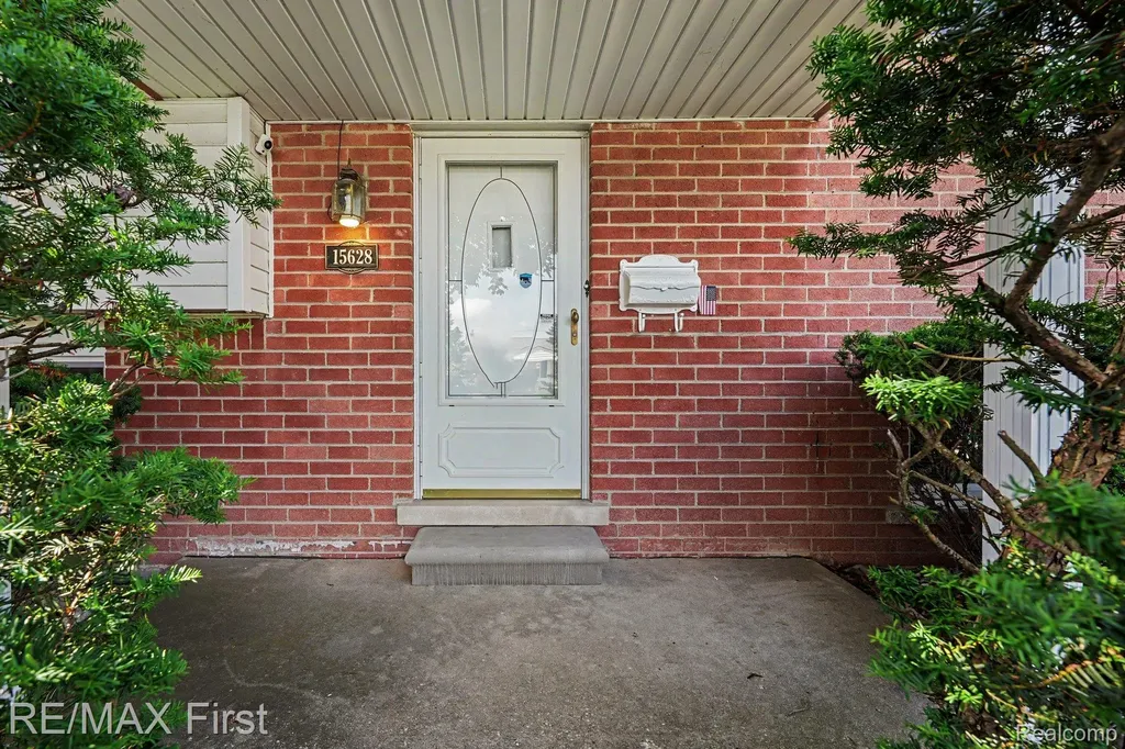 15628 Canberra Street Roseville City MI 48066