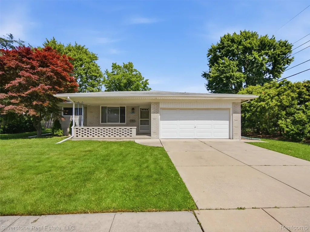 30314 Birch Tree Drive Warren City MI 48093