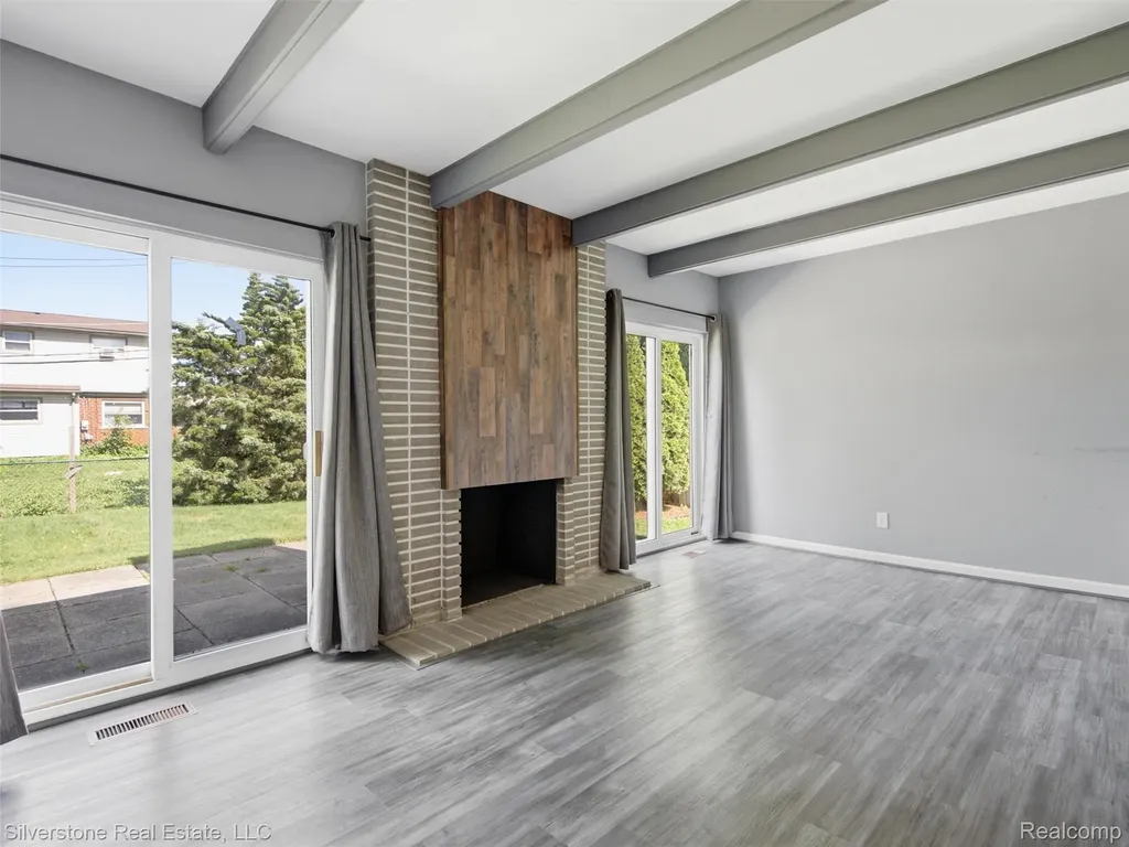 30314 Birch Tree Drive Warren City MI 48093