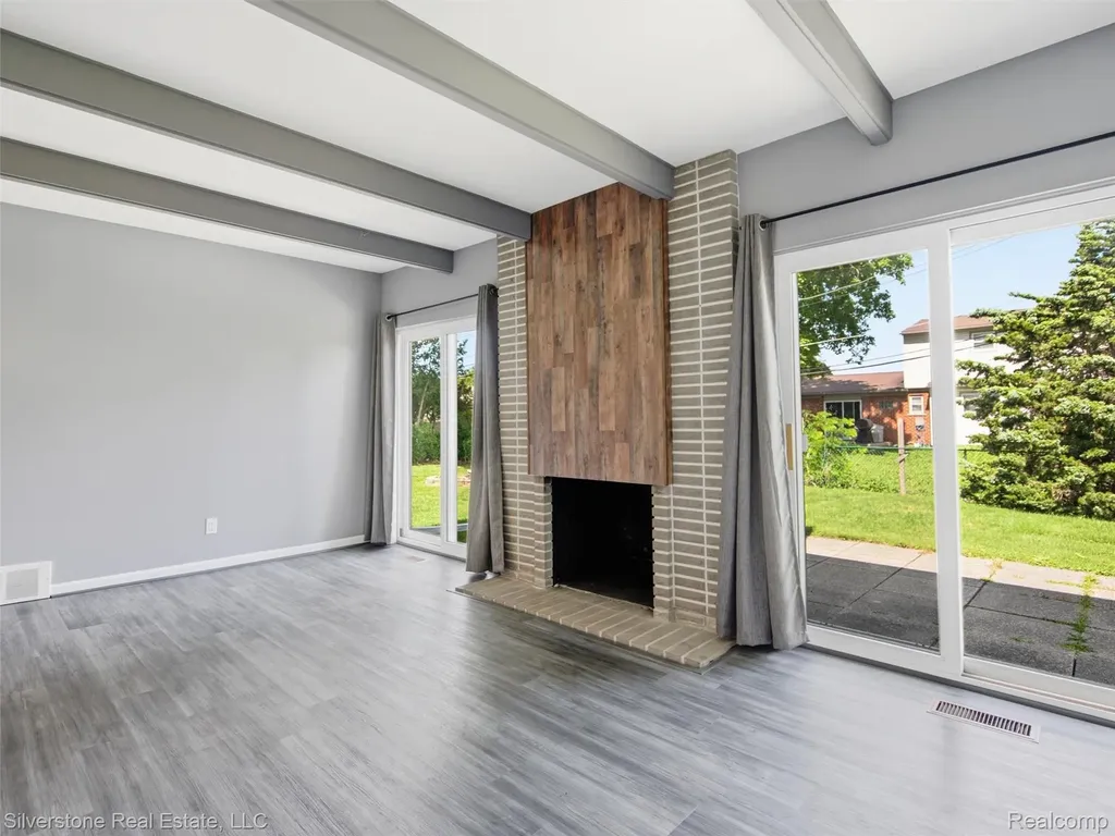 30314 Birch Tree Drive Warren City MI 48093