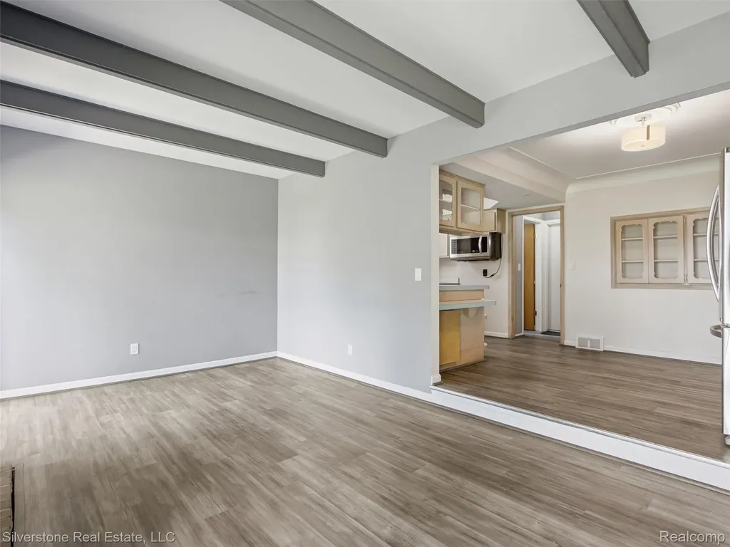 30314 Birch Tree Drive Warren City MI 48093