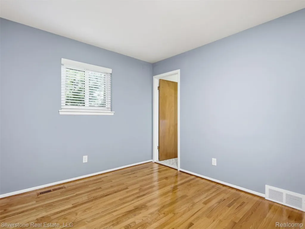 30314 Birch Tree Drive Warren City MI 48093