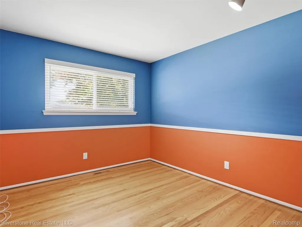 30314 Birch Tree Drive Warren City MI 48093