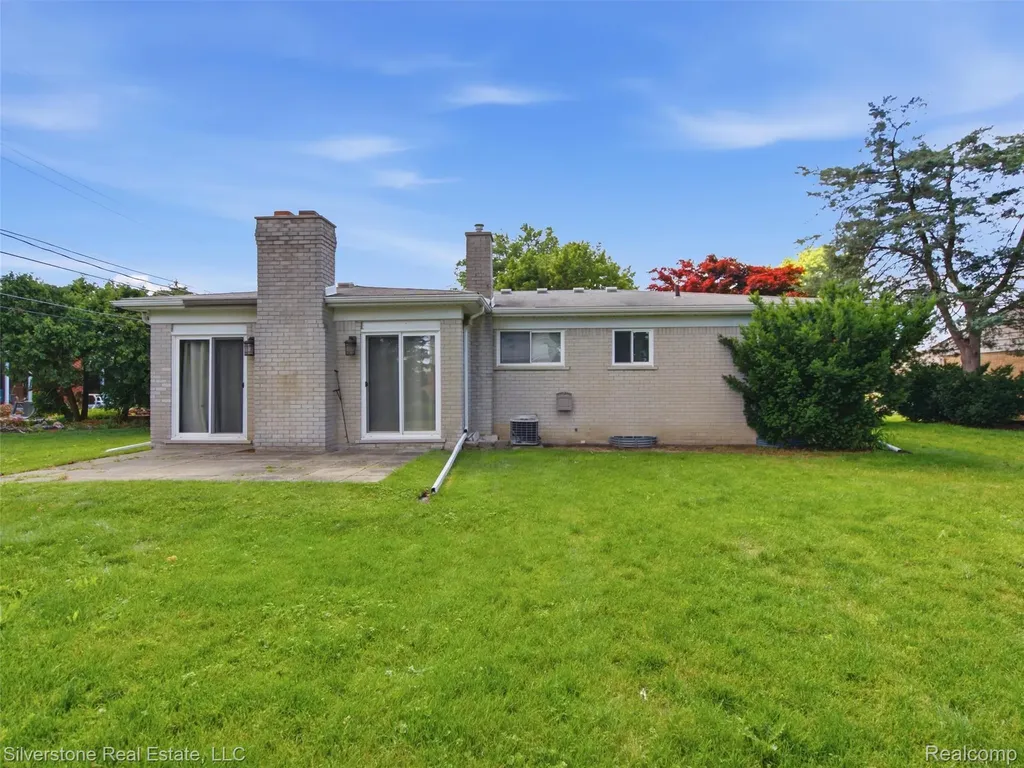 30314 Birch Tree Drive Warren City MI 48093