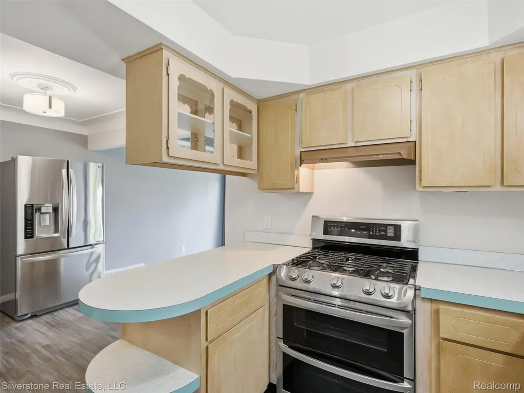 30314 Birch Tree Drive Warren City MI 48093