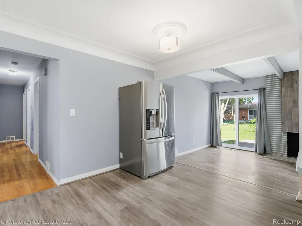 30314 Birch Tree Drive Warren City MI 48093