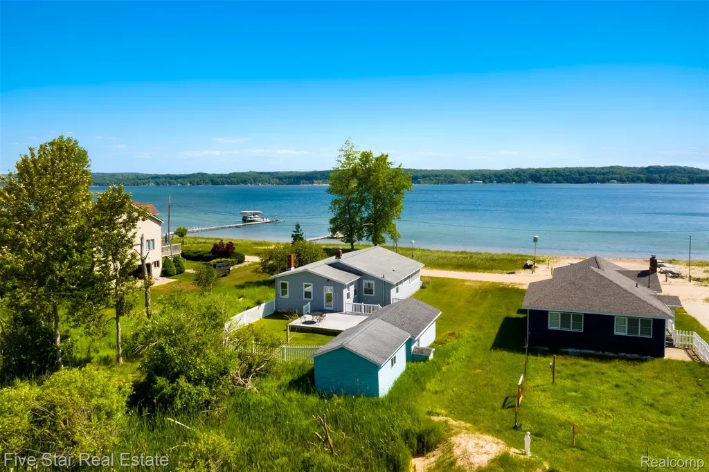 2588 Lakeview Road Onekama Township MI 49675