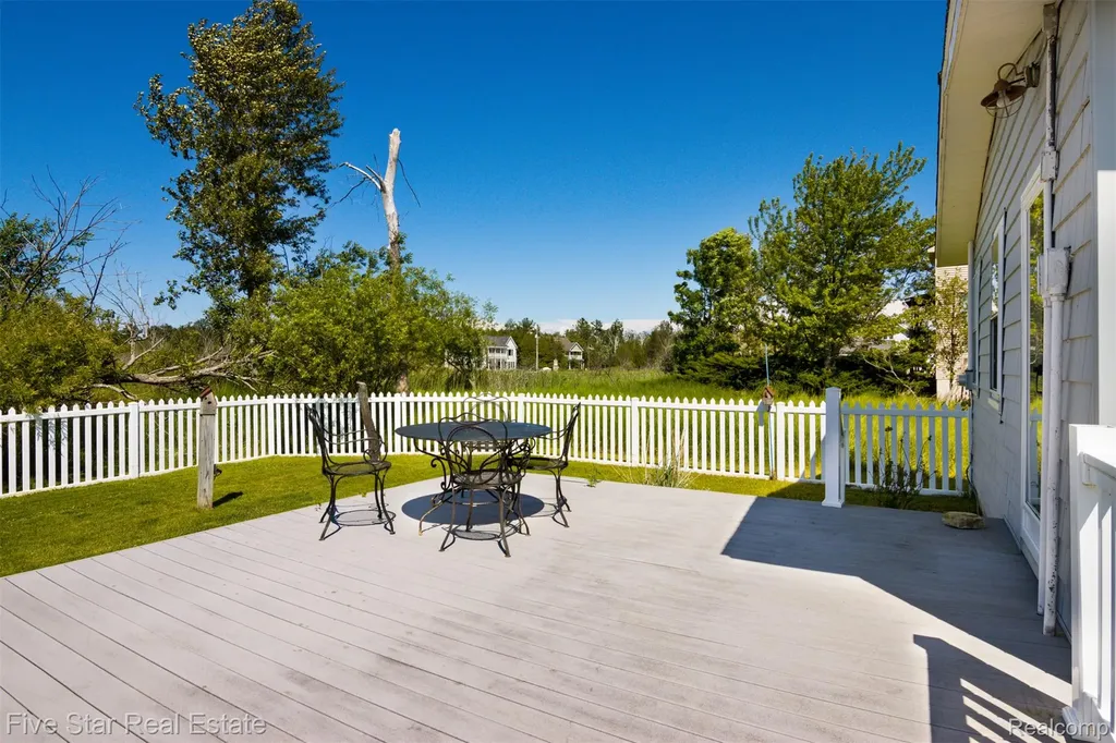 2588 Lakeview Road Onekama Township MI 49675
