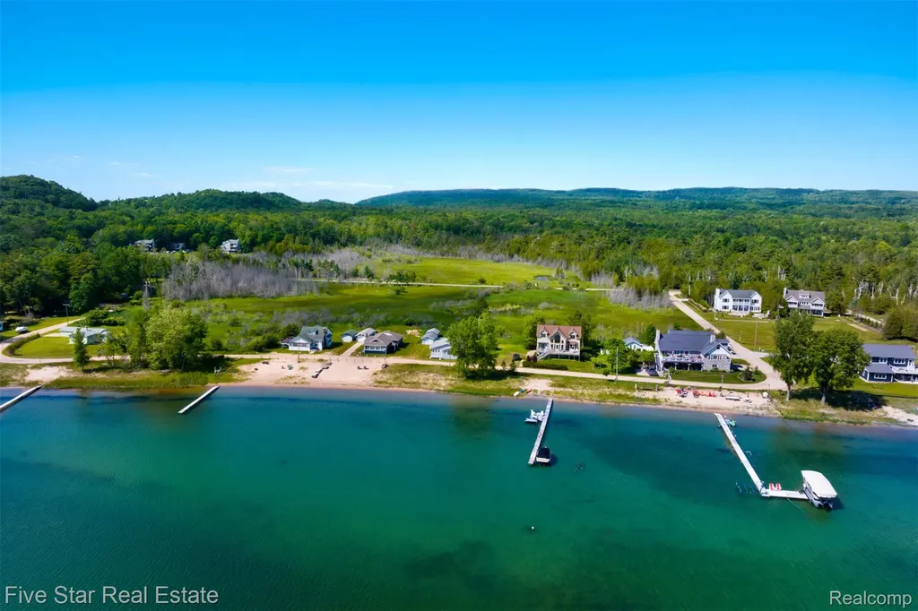 2588 Lakeview Road Onekama Township MI 49675