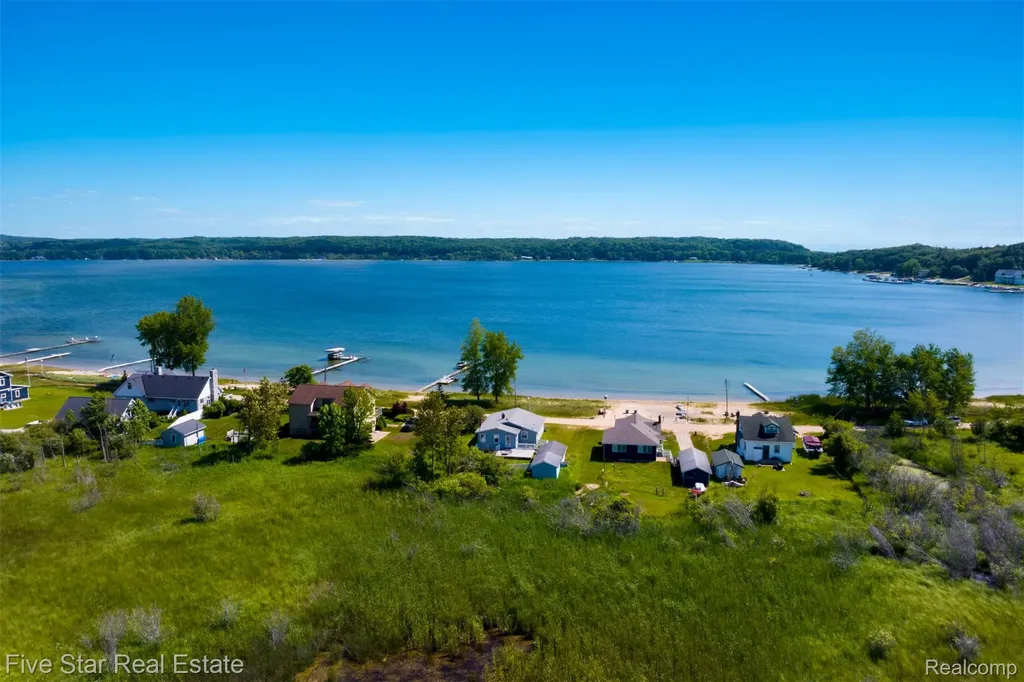 2588 Lakeview Road Onekama Township MI 49675