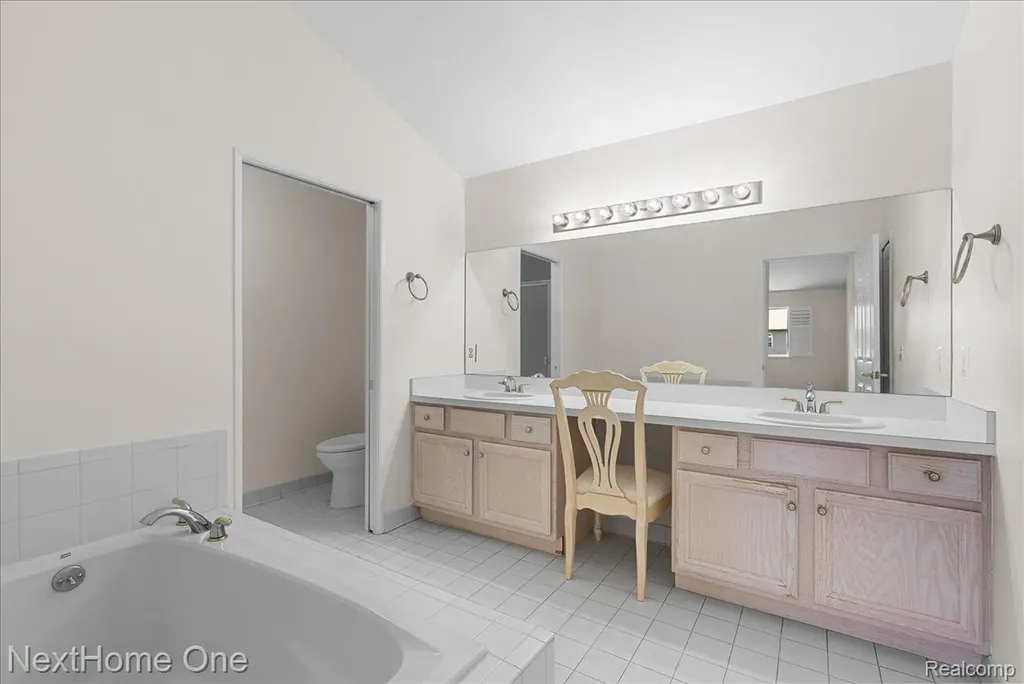 245 Winslow Circle Commerce Charter Township MI 48390