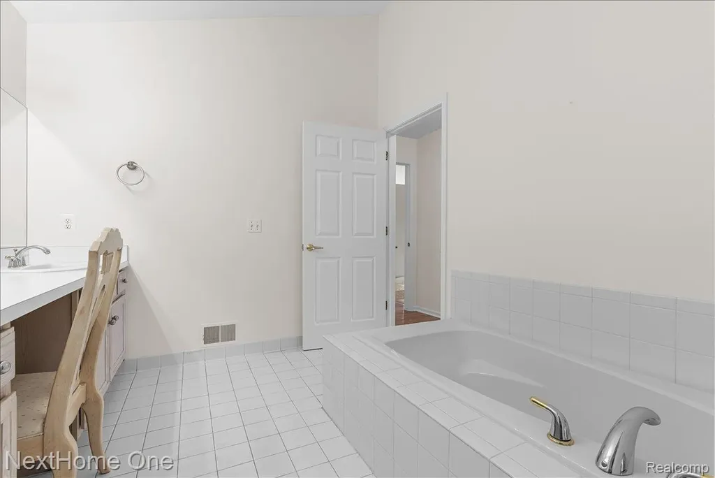 245 Winslow Circle Commerce Charter Township MI 48390