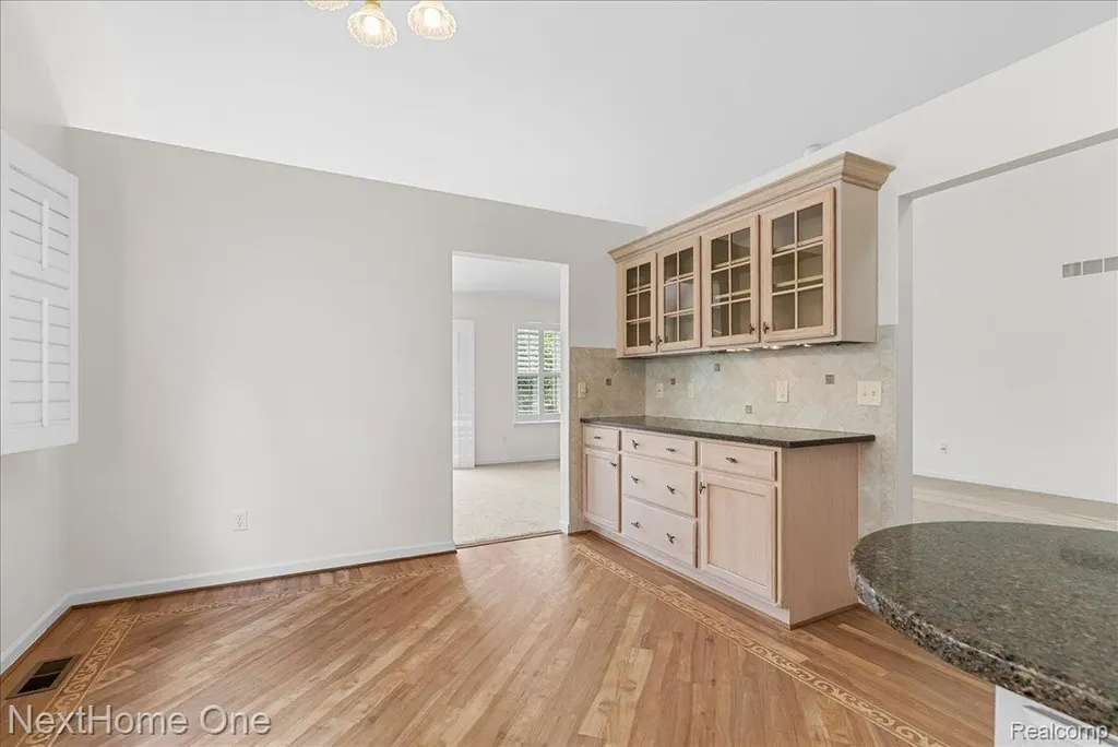 245 Winslow Circle Commerce Charter Township MI 48390