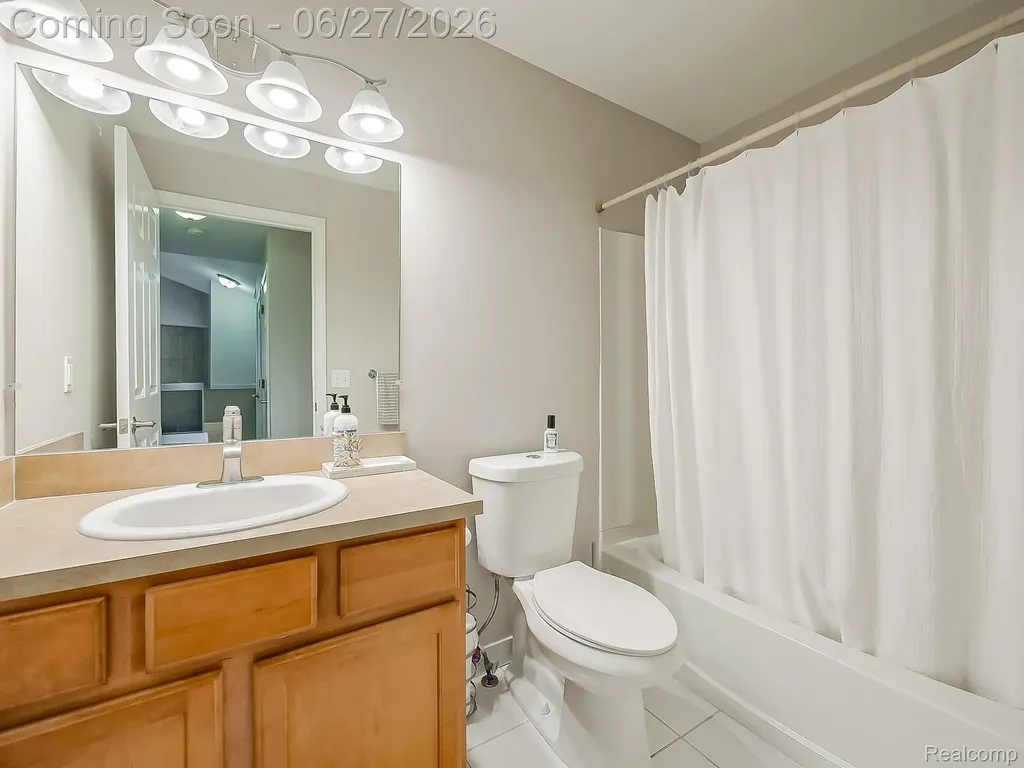 3695 Eagle Creek Drive Shelby Charter Township MI 48317