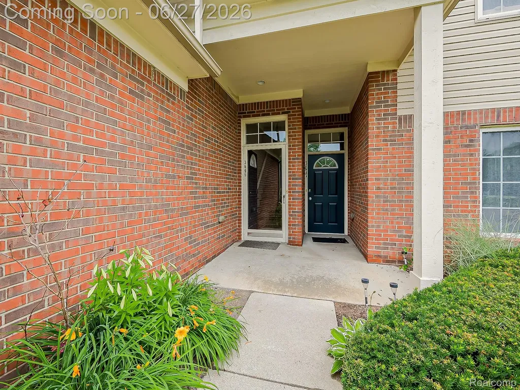 3695 Eagle Creek Drive Shelby Charter Township MI 48317