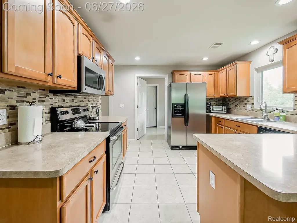 3695 Eagle Creek Drive Shelby Charter Township MI 48317