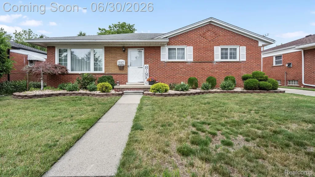 1862 Lakeview Street Trenton City MI 48183