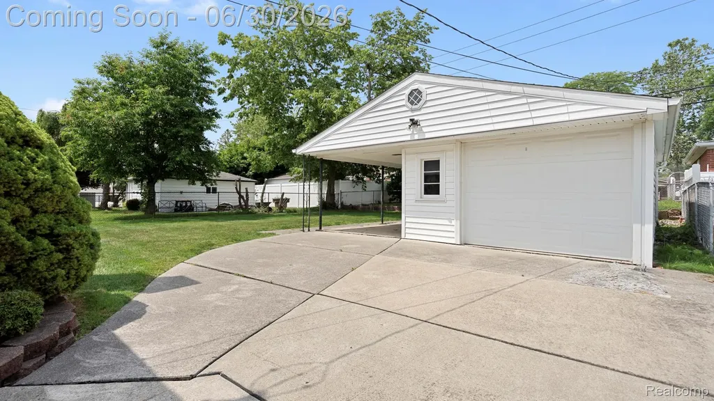 1862 Lakeview Street Trenton City MI 48183