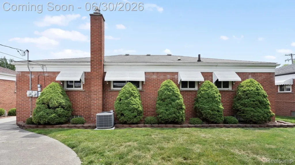 1862 Lakeview Street Trenton City MI 48183