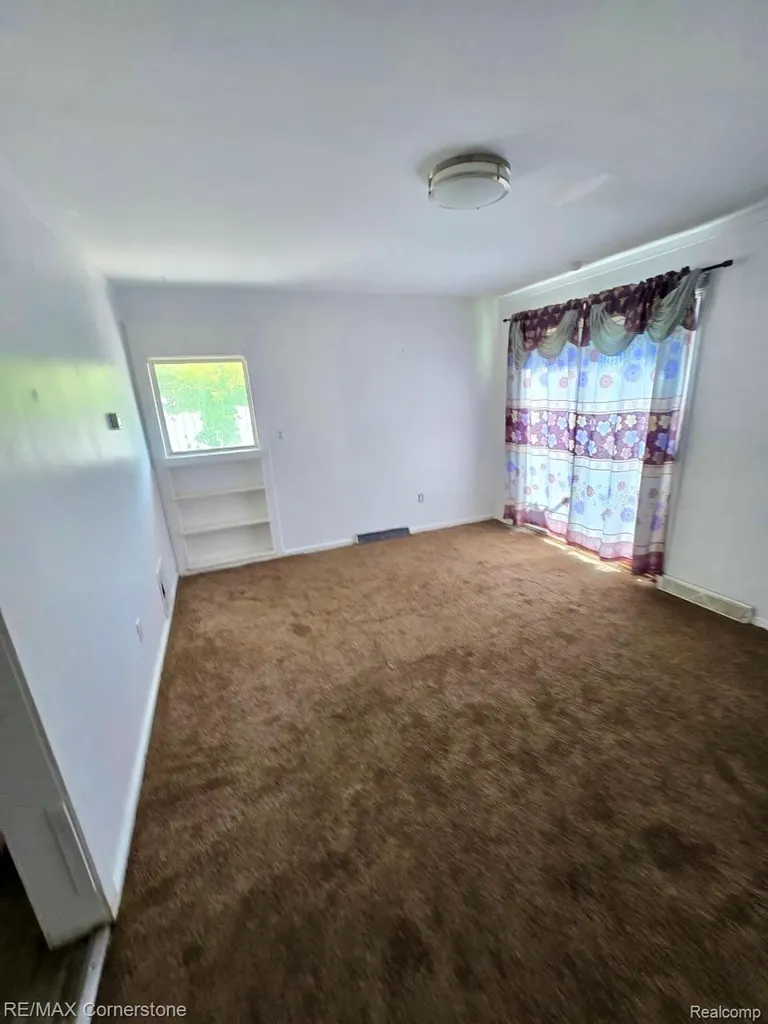 32257 Oscoda Court Westland City MI 48186