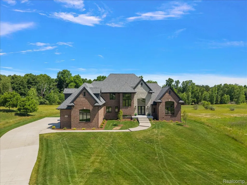 6301 Bridle Path Grand Blanc Charter Township MI 48439