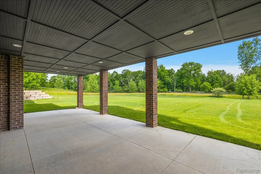 6301 Bridle Path Grand Blanc Charter Township MI 48439
