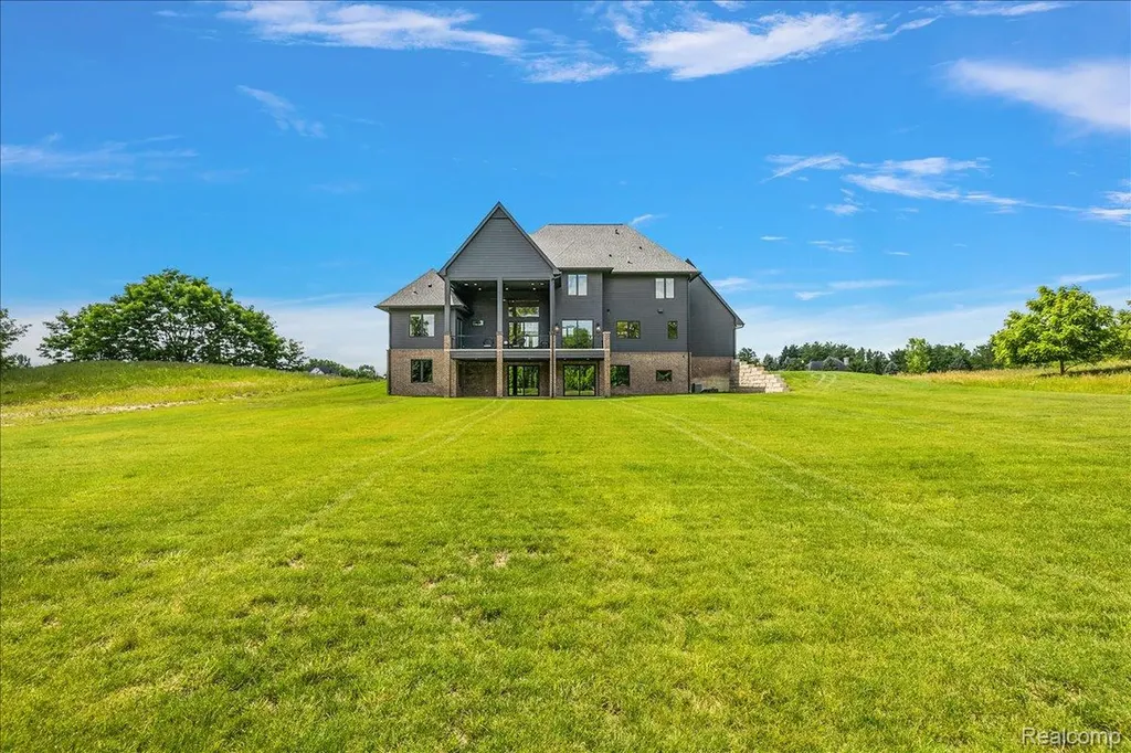 6301 Bridle Path Grand Blanc Charter Township MI 48439