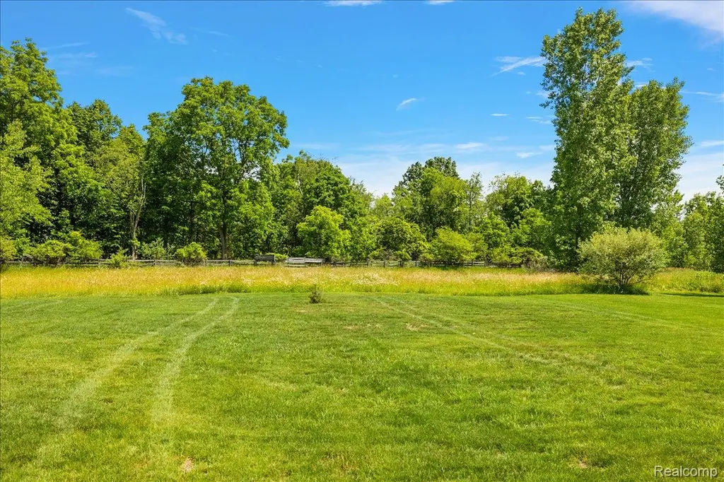 6301 Bridle Path Grand Blanc Charter Township MI 48439
