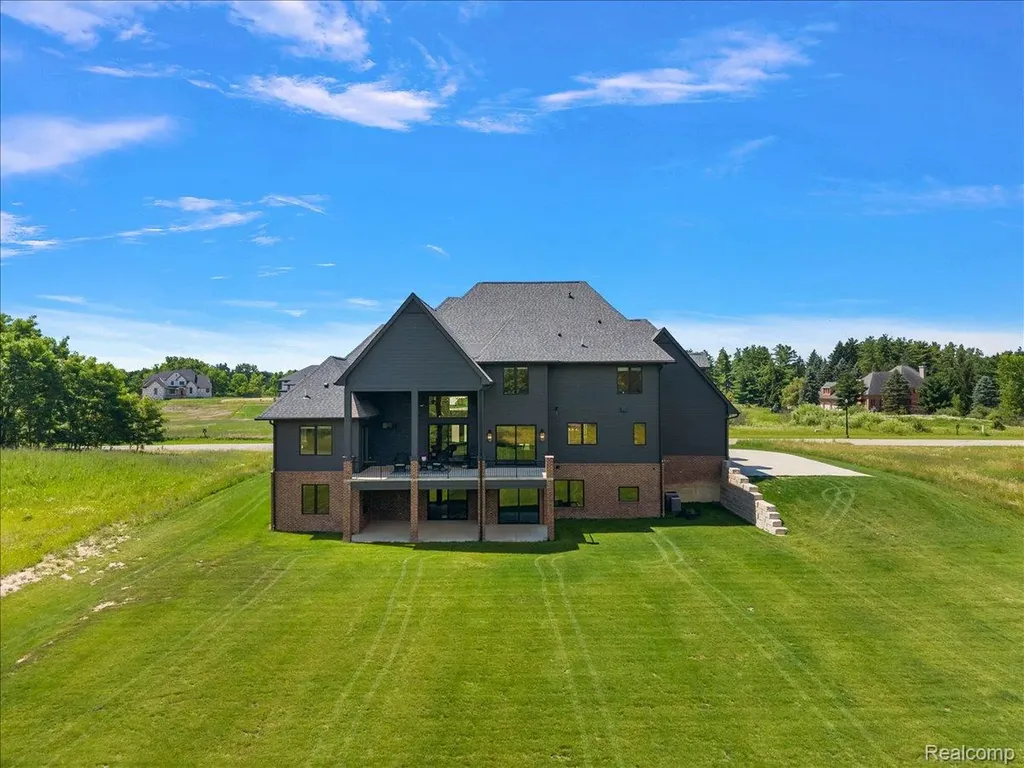 6301 Bridle Path Grand Blanc Charter Township MI 48439
