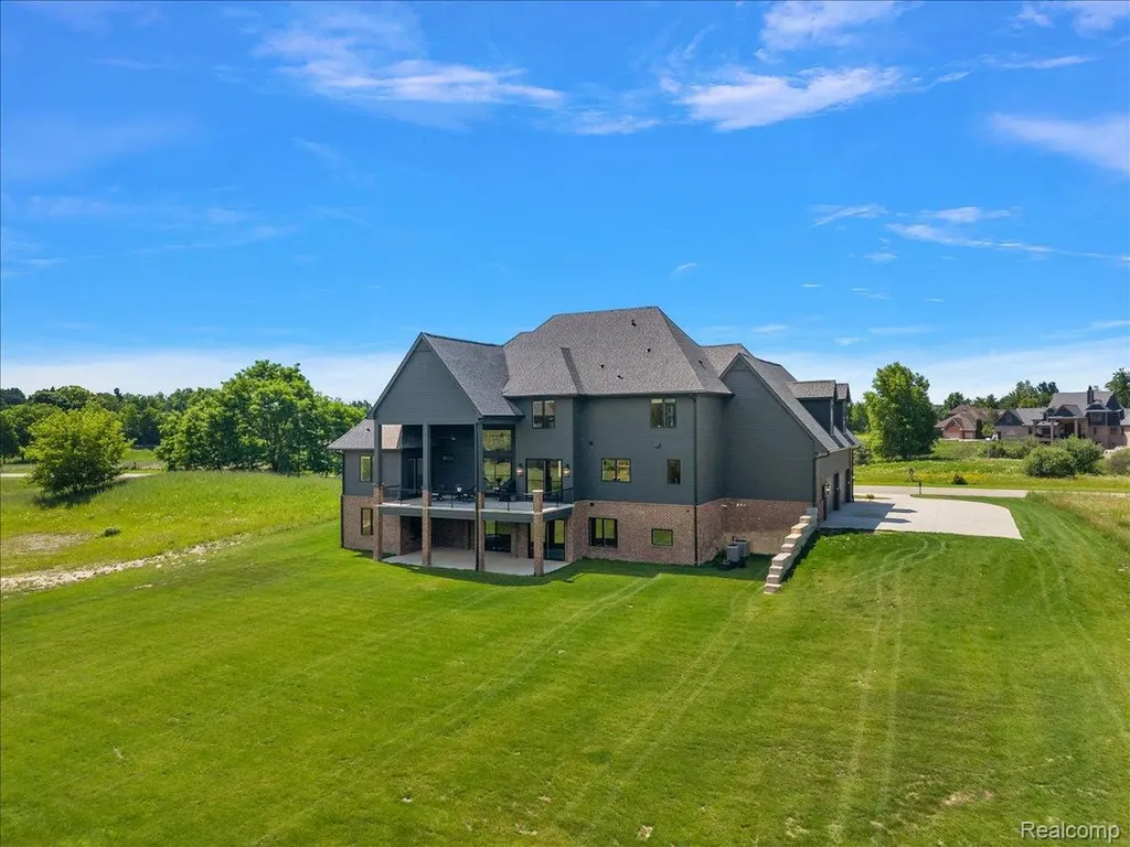 6301 Bridle Path Grand Blanc Charter Township MI 48439