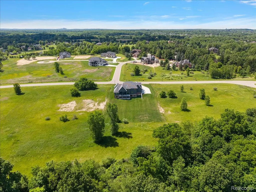 6301 Bridle Path Grand Blanc Charter Township MI 48439