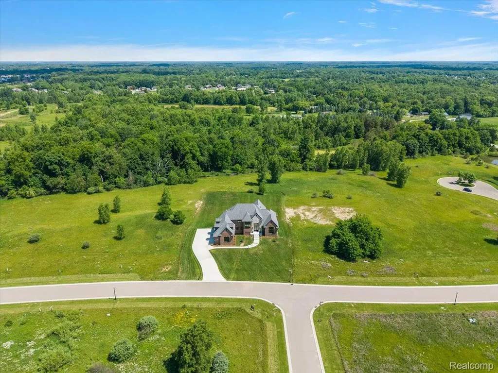 6301 Bridle Path Grand Blanc Charter Township MI 48439
