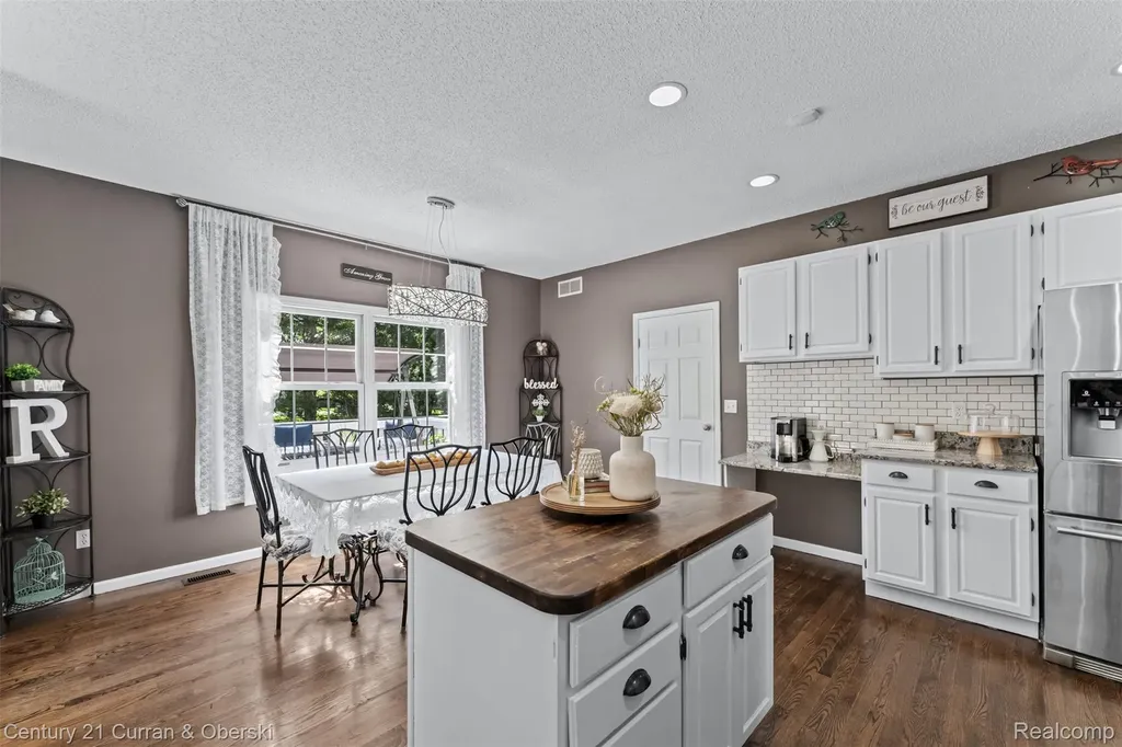 9298 Anacapa Bay Drive Hamburg Township MI 48169