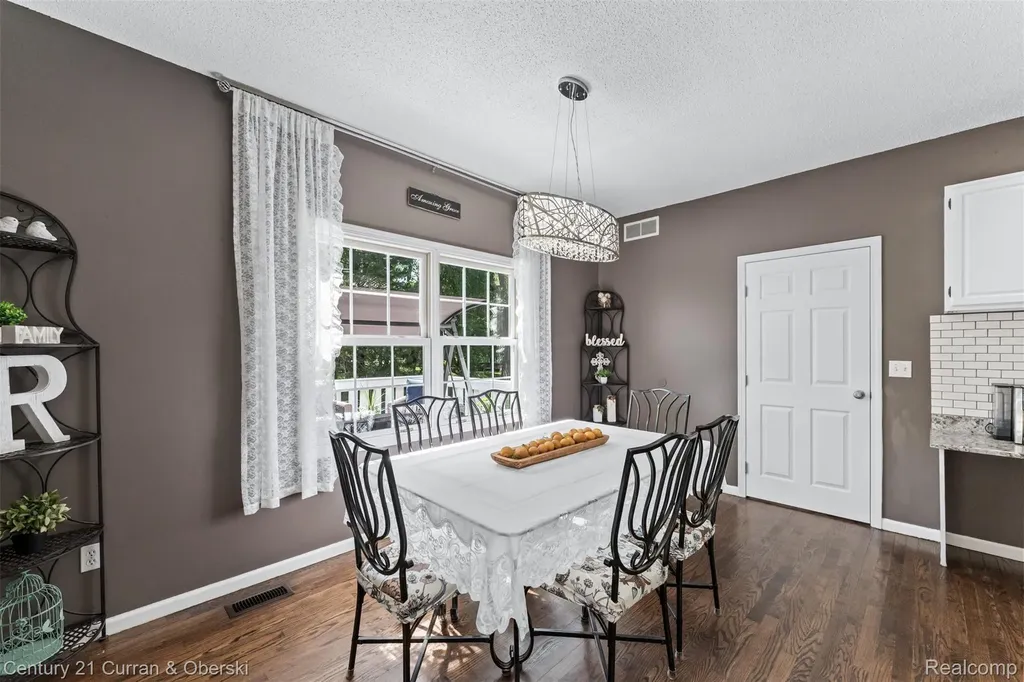 9298 Anacapa Bay Drive Hamburg Township MI 48169