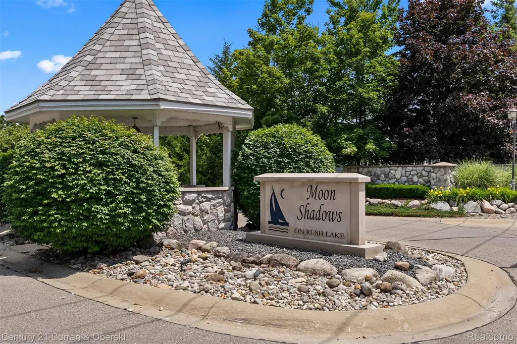9298 Anacapa Bay Drive Hamburg Township MI 48169