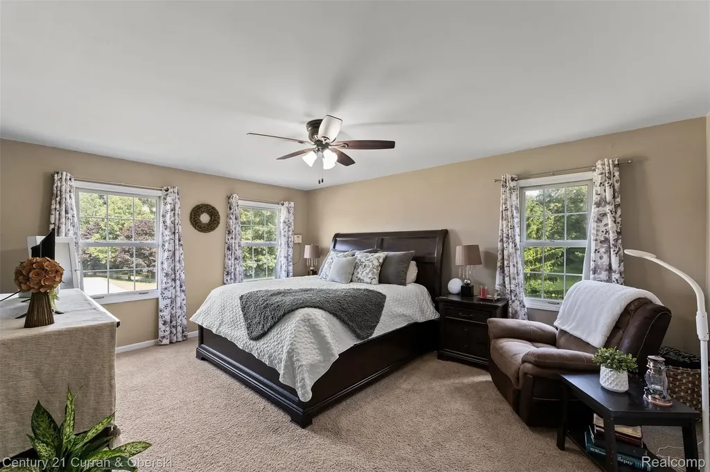 9298 Anacapa Bay Drive Hamburg Township MI 48169