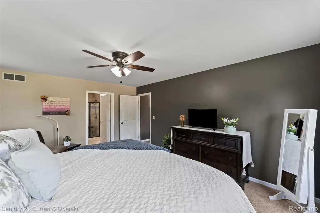 9298 Anacapa Bay Drive Hamburg Township MI 48169
