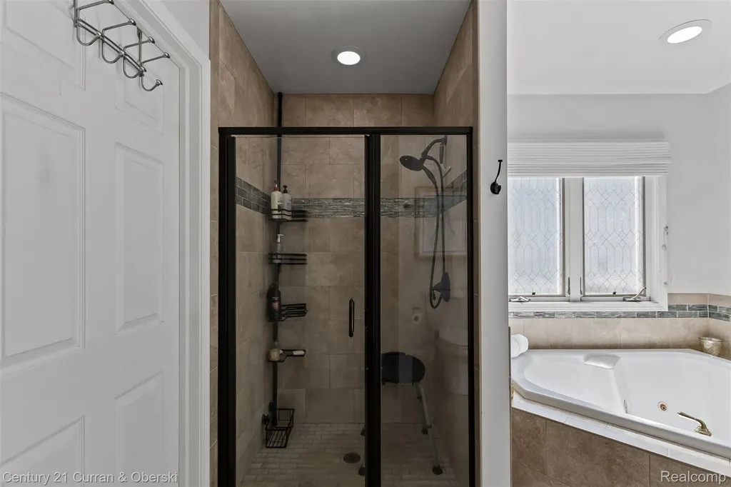 9298 Anacapa Bay Drive Hamburg Township MI 48169