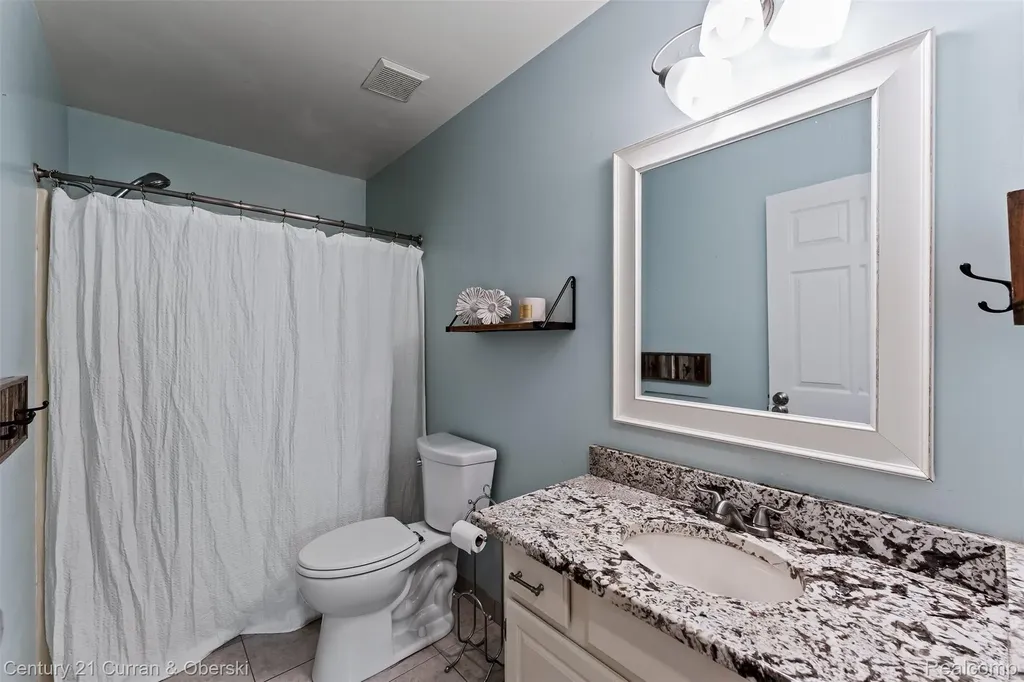 9298 Anacapa Bay Drive Hamburg Township MI 48169