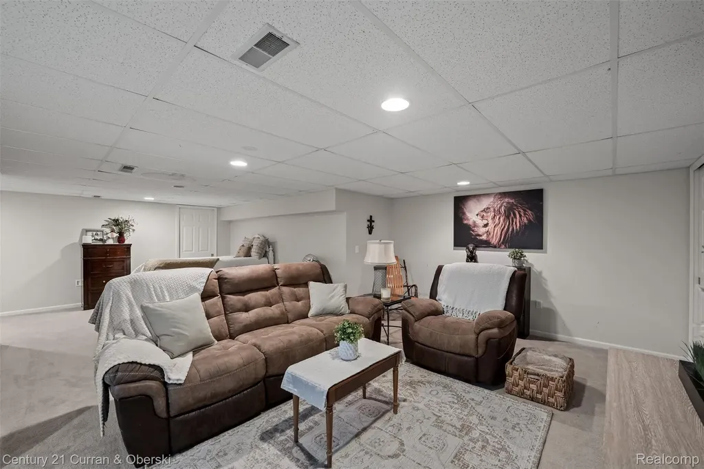 9298 Anacapa Bay Drive Hamburg Township MI 48169