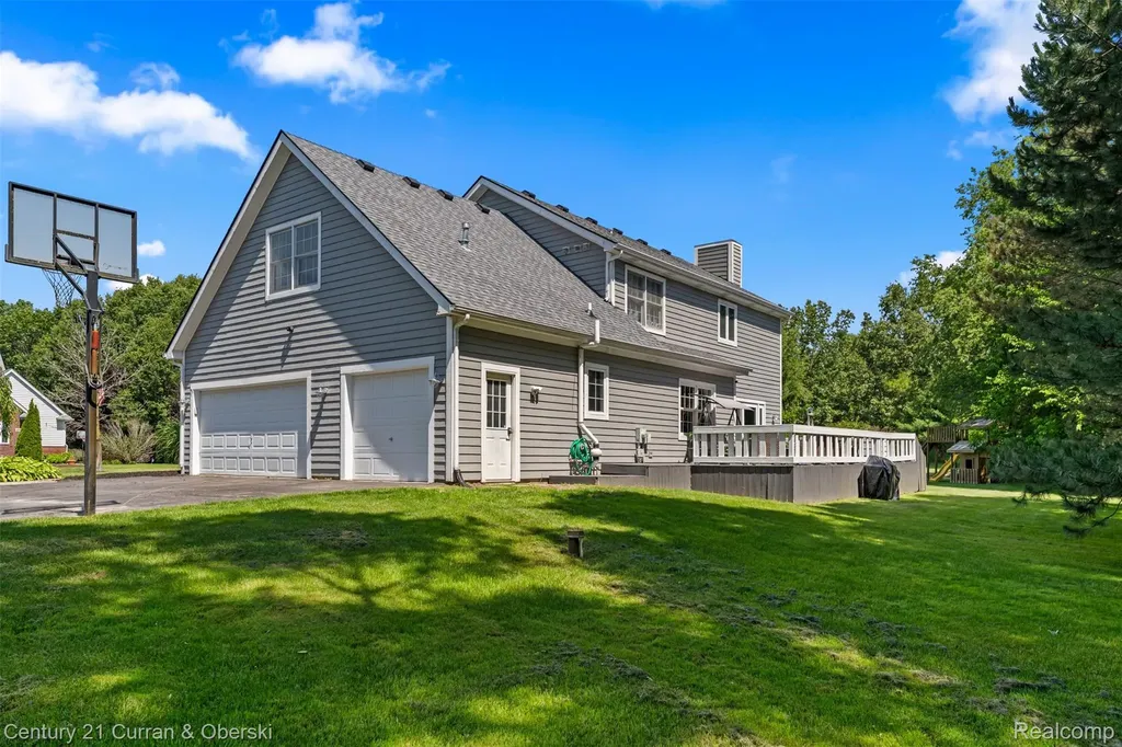 9298 Anacapa Bay Drive Hamburg Township MI 48169
