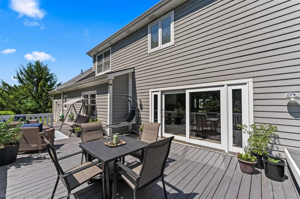 9298 Anacapa Bay Drive Hamburg Township MI 48169