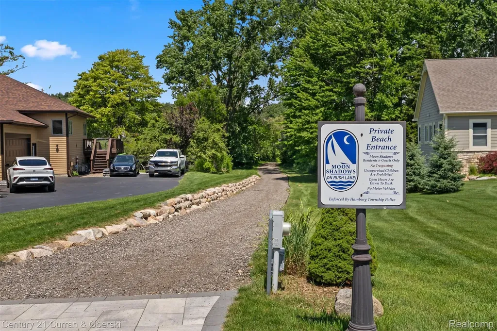 9298 Anacapa Bay Drive Hamburg Township MI 48169