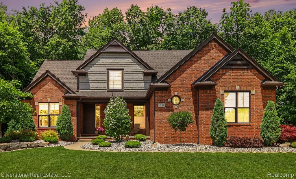 651 Wynstone Circle N Oakland Charter Township MI 48363