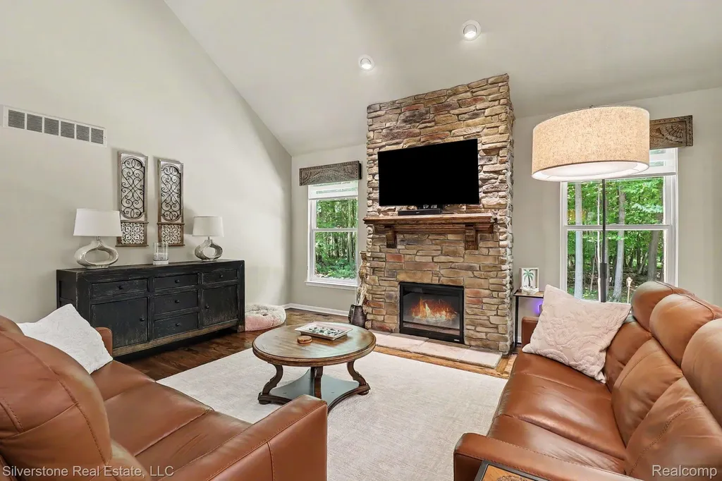 651 Wynstone Circle N Oakland Charter Township MI 48363