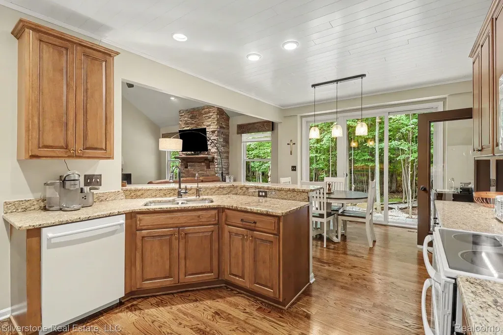 651 Wynstone Circle N Oakland Charter Township MI 48363