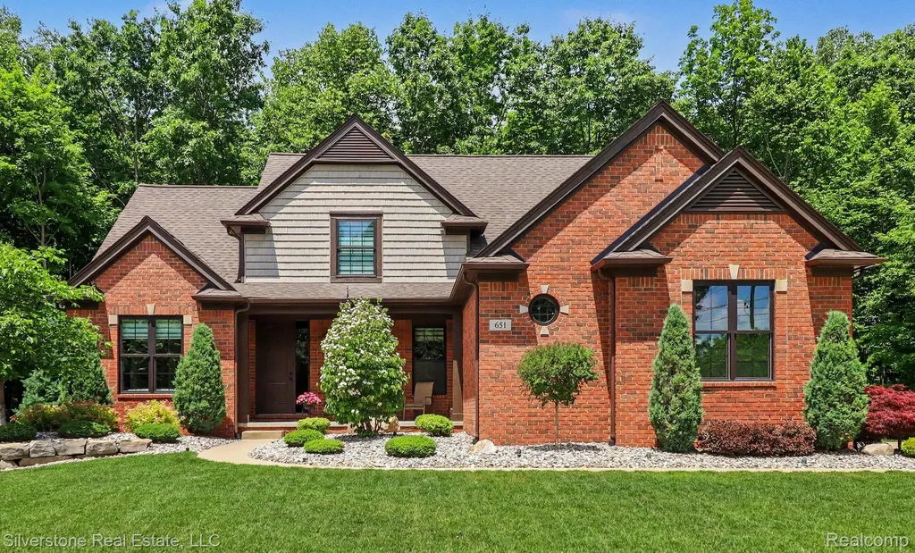651 Wynstone Circle N Oakland Charter Township MI 48363