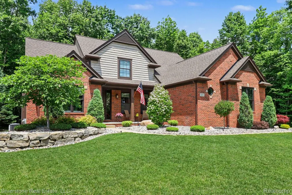 651 Wynstone Circle N Oakland Charter Township MI 48363